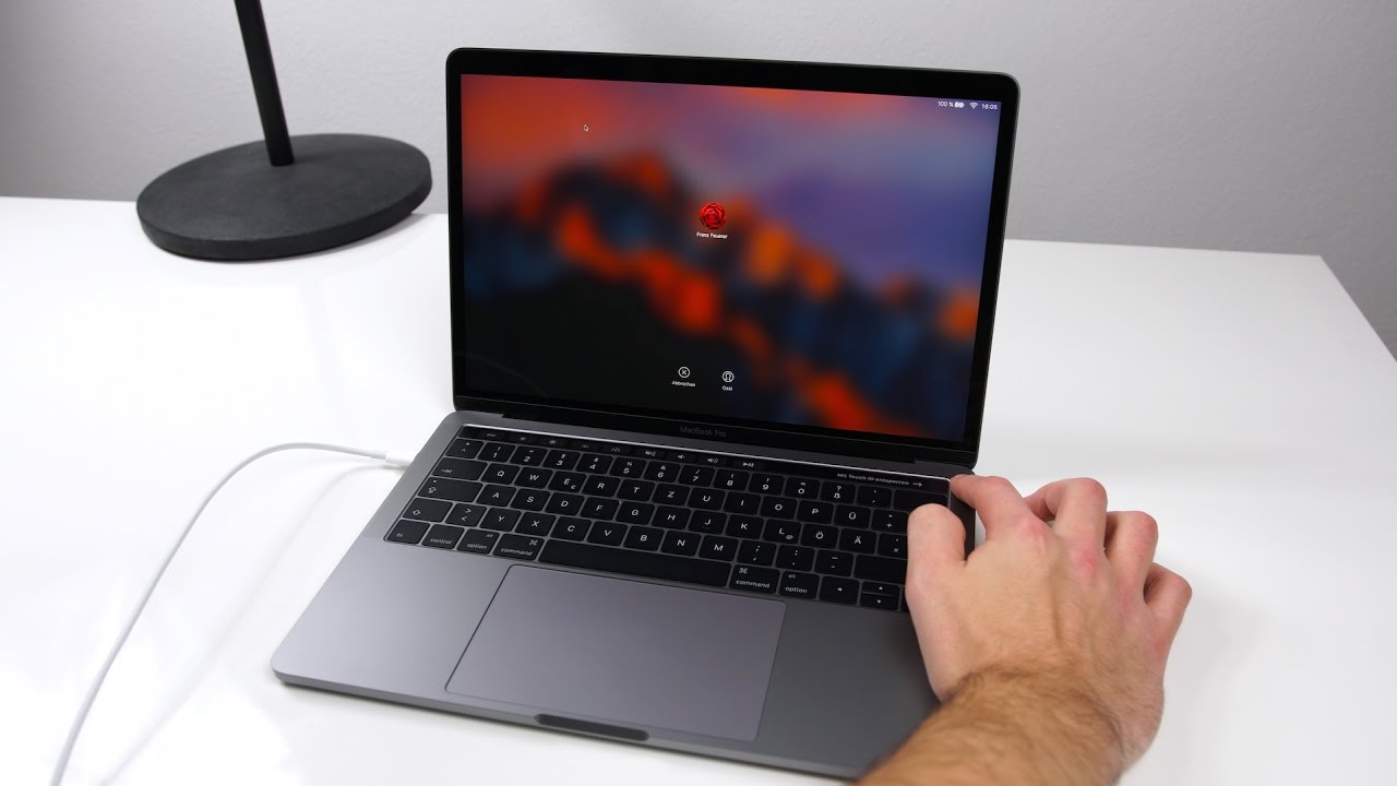 Apple MacBook Pro 13" mit Touch Bar: Einrichten & Erster Eindruck (Deutsch) | SwagTab